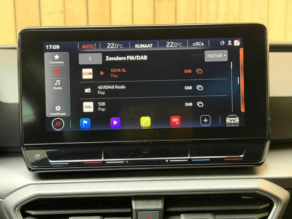 1.5 TSI FR Business Apple CarPlay/Android Auto | Cruise & climate control | LED verlichting | Navigatiesysteem | Rijstrooksensor | Parkeersensoren voor en achter | Trekhaak uitklapbaar