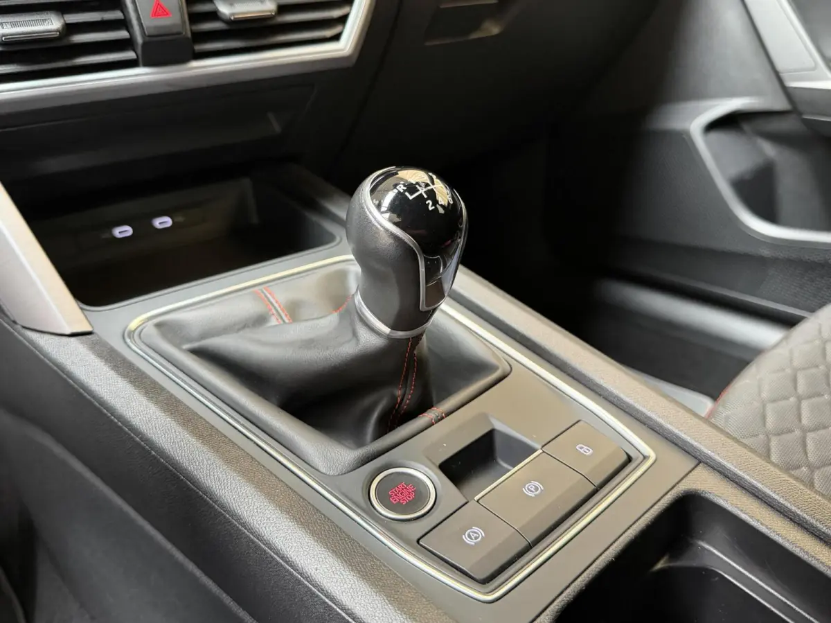 1.5 TSI FR Business Apple CarPlay/Android Auto | Cruise & climate control | LED verlichting | Navigatiesysteem | Rijstrooksensor | Parkeersensoren voor en achter | Trekhaak uitklapbaar