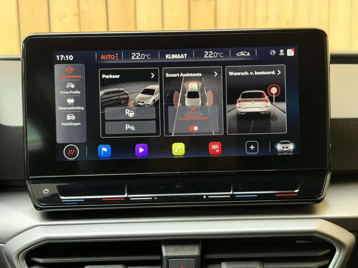 1.5 TSI FR Business Apple CarPlay/Android Auto | Cruise & climate control | LED verlichting | Navigatiesysteem | Rijstrooksensor | Parkeersensoren voor en achter | Trekhaak uitklapbaar