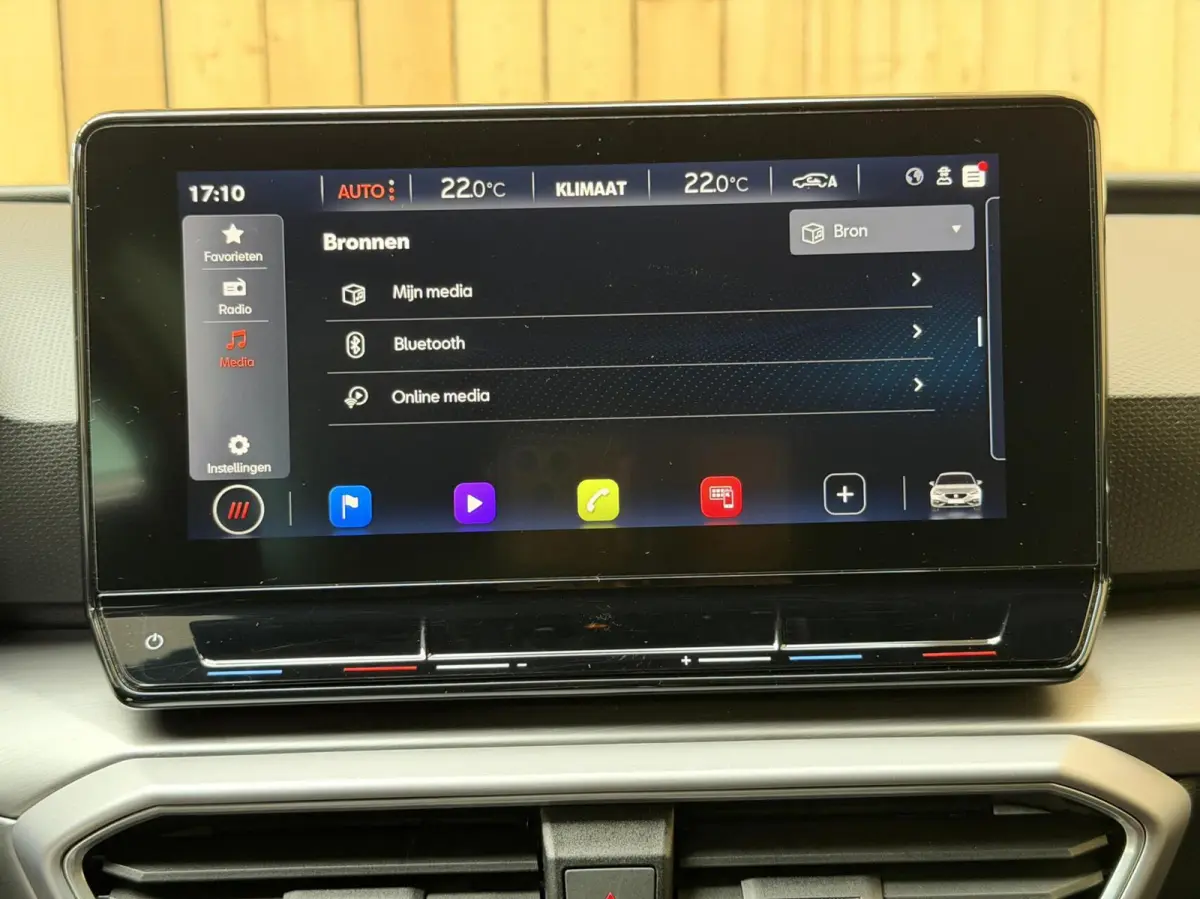 1.5 TSI FR Business Apple CarPlay/Android Auto | Cruise & climate control | LED verlichting | Navigatiesysteem | Rijstrooksensor | Parkeersensoren voor en achter | Trekhaak uitklapbaar