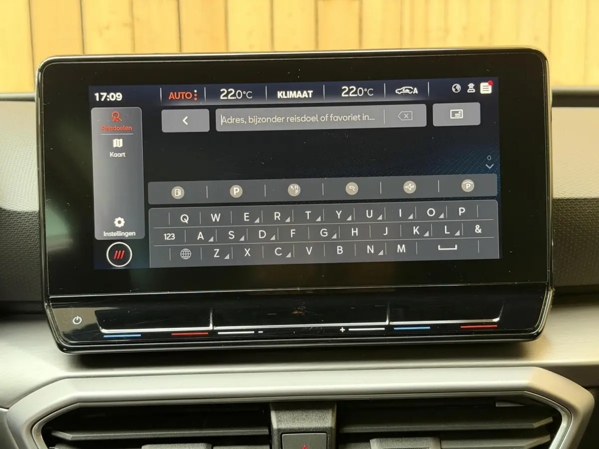 1.5 TSI FR Business Apple CarPlay/Android Auto | Cruise & climate control | LED verlichting | Navigatiesysteem | Rijstrooksensor | Parkeersensoren voor en achter | Trekhaak uitklapbaar