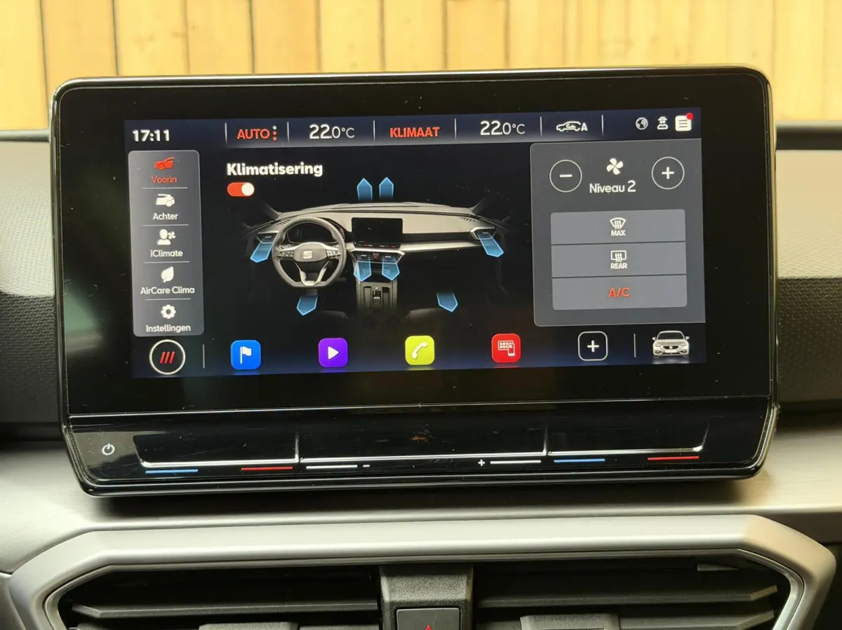 1.5 TSI FR Business Apple CarPlay/Android Auto | Cruise & climate control | LED verlichting | Navigatiesysteem | Rijstrooksensor | Parkeersensoren voor en achter | Trekhaak uitklapbaar