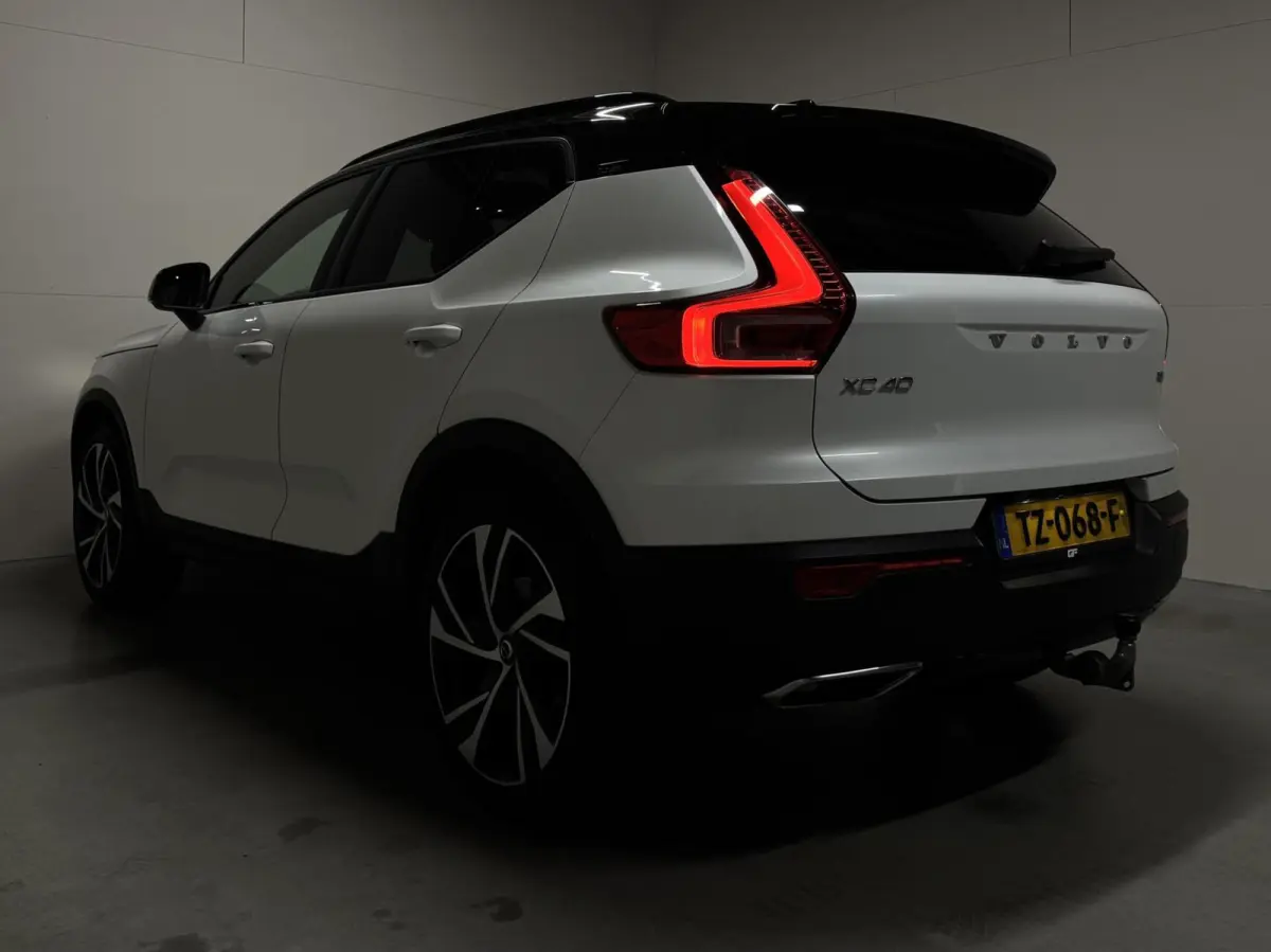 2.0 T4 R-Design Pano Camera Carplay Trekh. NAP