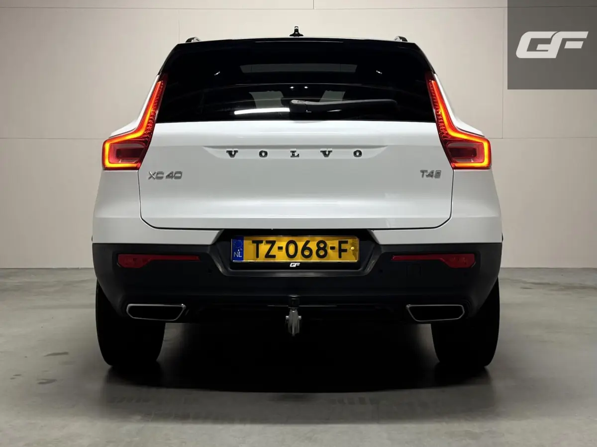 2.0 T4 R-Design Pano Camera Carplay Trekh. NAP