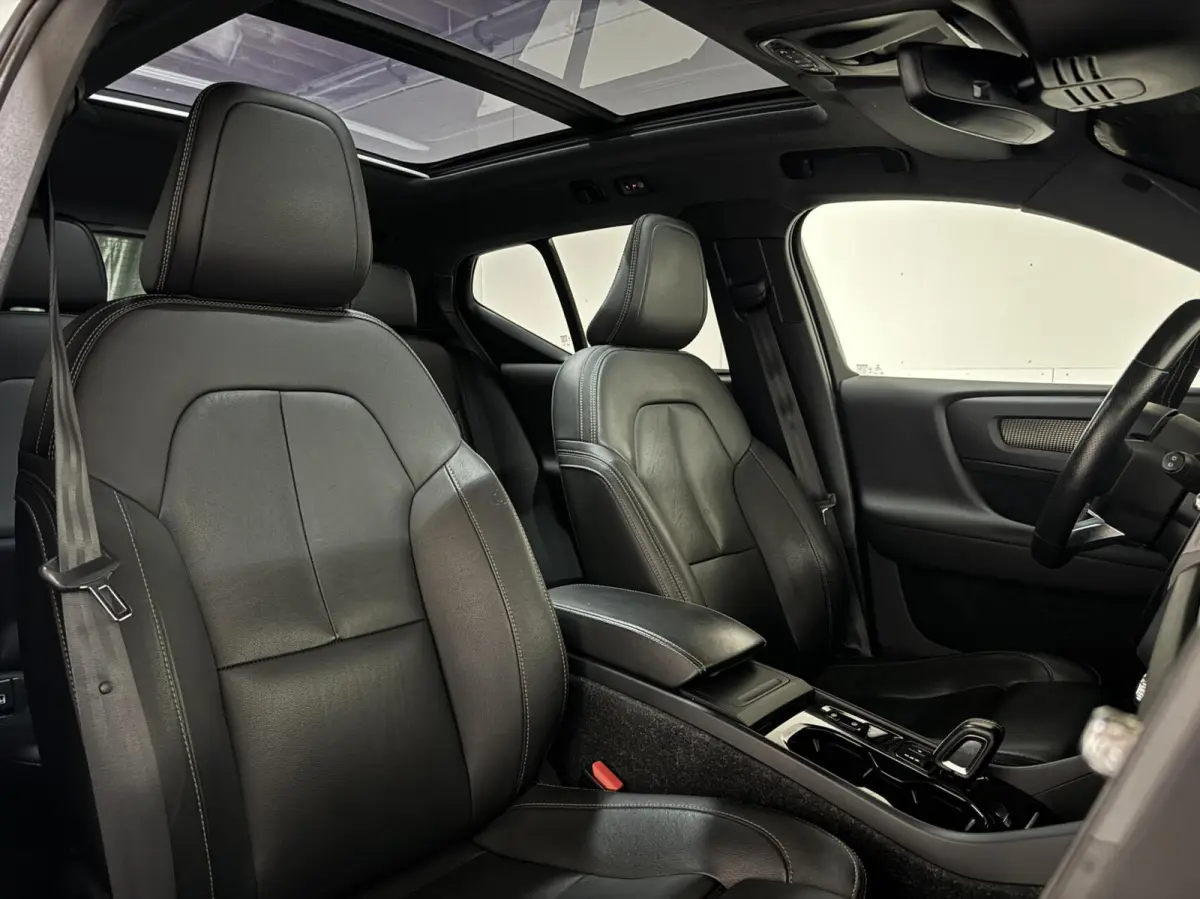 2.0 T4 R-Design Pano Camera Carplay Trekh. NAP