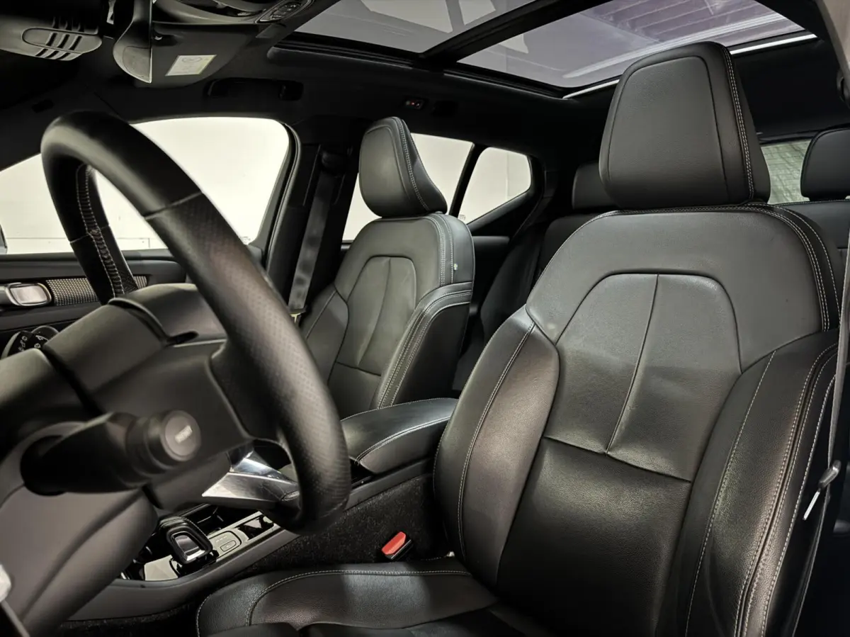 2.0 T4 R-Design Pano Camera Carplay Trekh. NAP