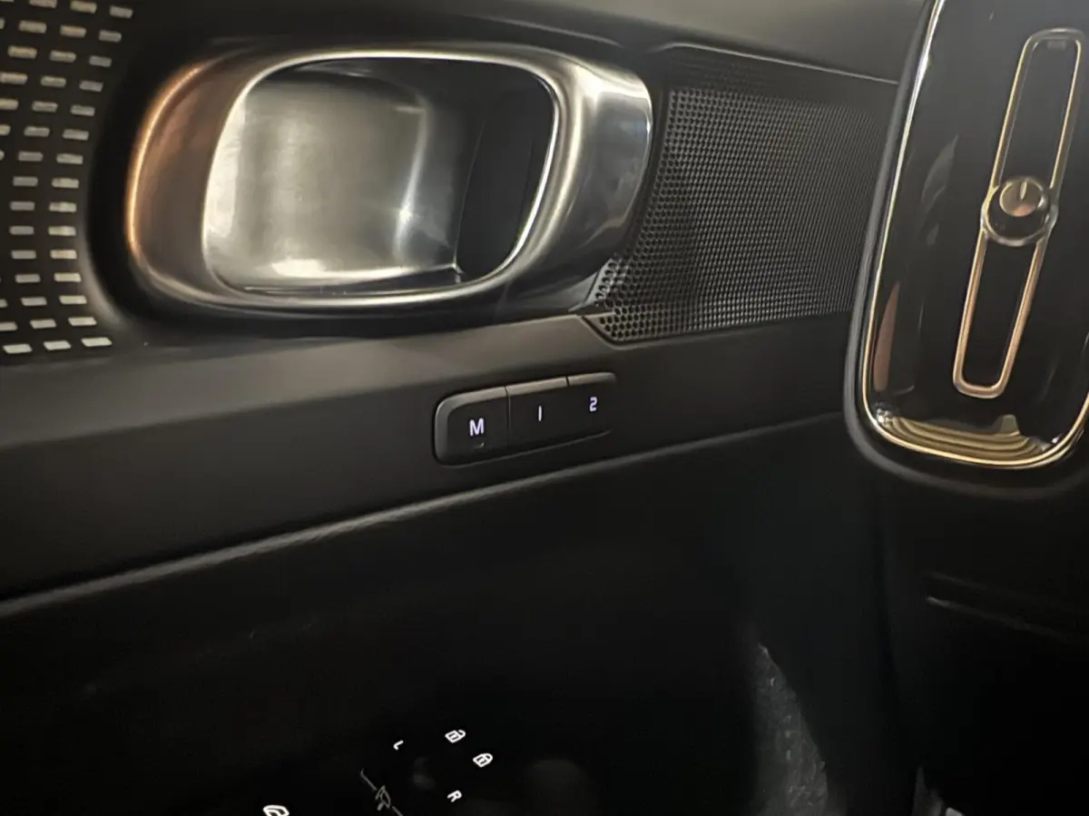 2.0 T4 R-Design Pano Camera Carplay Trekh. NAP