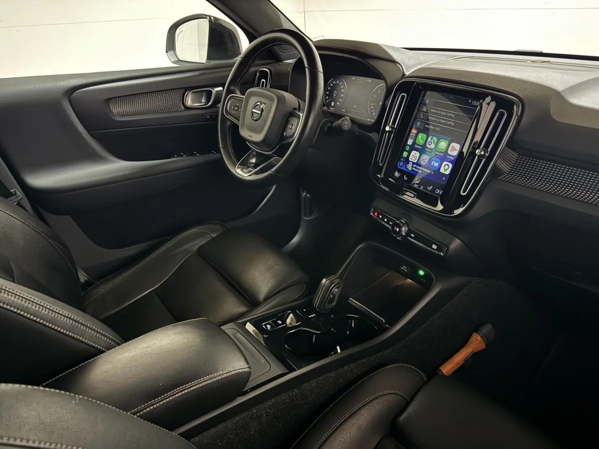 2.0 T4 R-Design Pano Camera Carplay Trekh. NAP