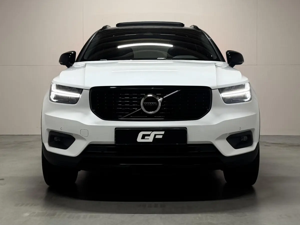 2.0 T4 R-Design Pano Camera Carplay Trekh. NAP