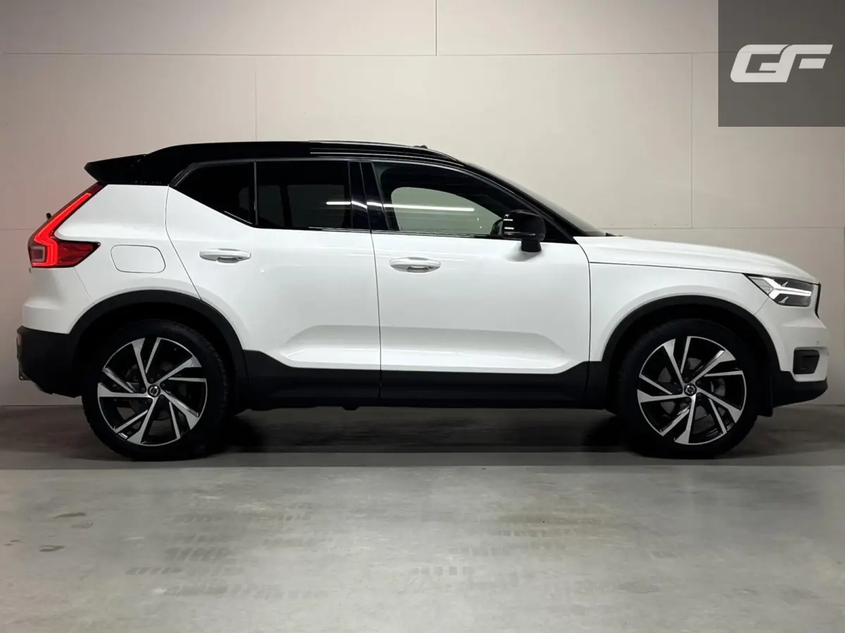 2.0 T4 R-Design Pano Camera Carplay Trekh. NAP