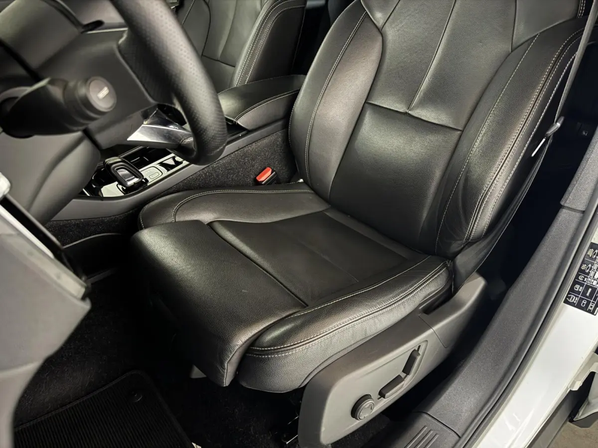 2.0 T4 R-Design Pano Camera Carplay Trekh. NAP
