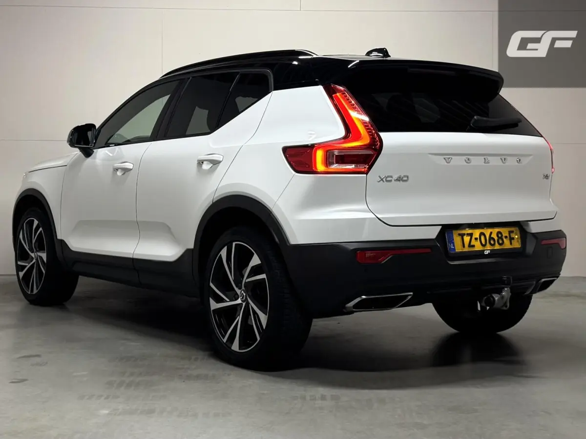 2.0 T4 R-Design Pano Camera Carplay Trekh. NAP