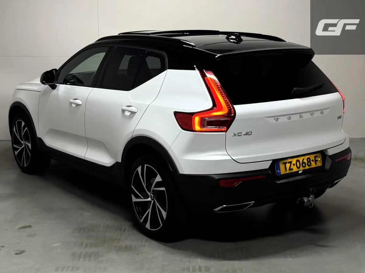 2.0 T4 R-Design Pano Camera Carplay Trekh. NAP