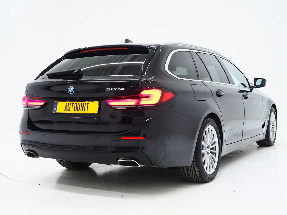 520e | Leder | HUD | Keyless | 360 | Sfeerlicht | Dodehoek | Stoelverwarming | Carplay