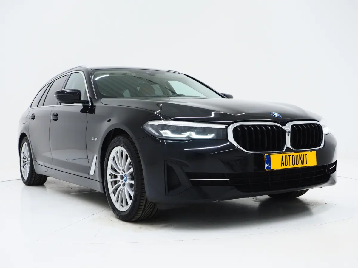 520e | Leder | HUD | Keyless | 360 | Sfeerlicht | Dodehoek | Stoelverwarming | Carplay