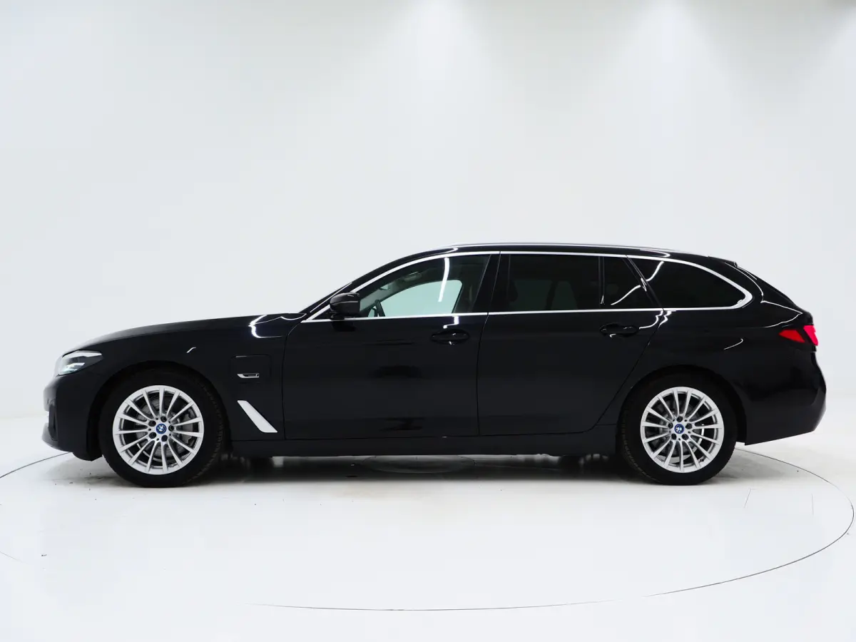 520e | Leder | HUD | Keyless | 360 | Sfeerlicht | Dodehoek | Stoelverwarming | Carplay