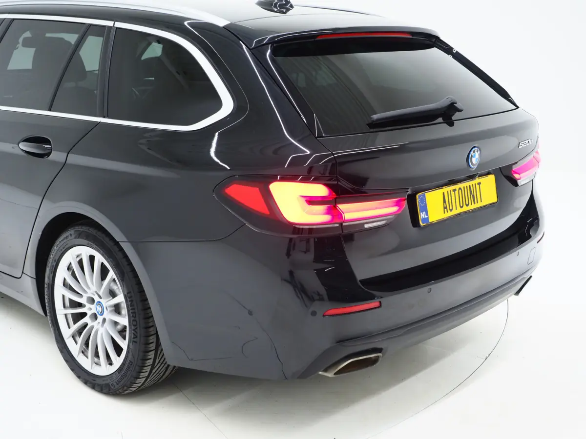 520e | Leder | HUD | Keyless | 360 | Sfeerlicht | Dodehoek | Stoelverwarming | Carplay