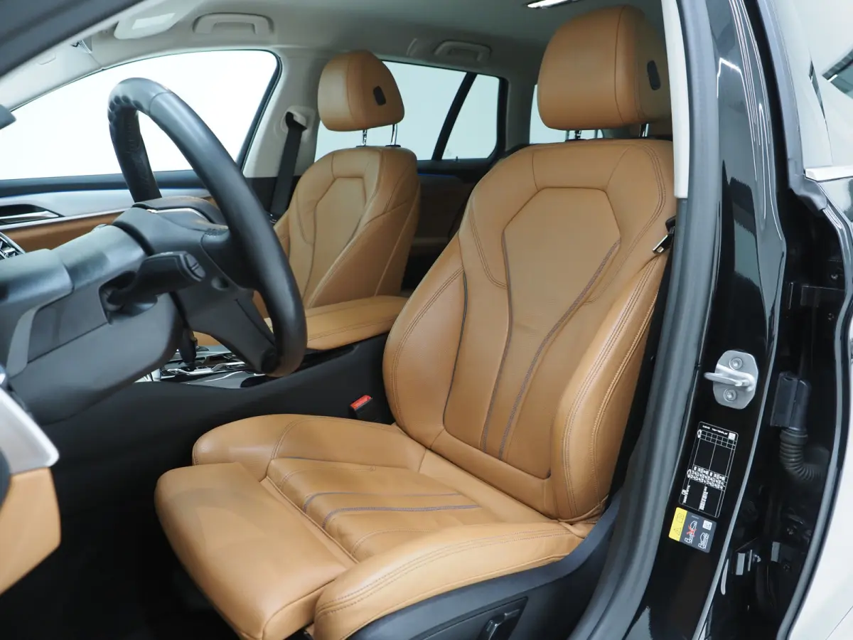 520e | Leder | HUD | Keyless | 360 | Sfeerlicht | Dodehoek | Stoelverwarming | Carplay