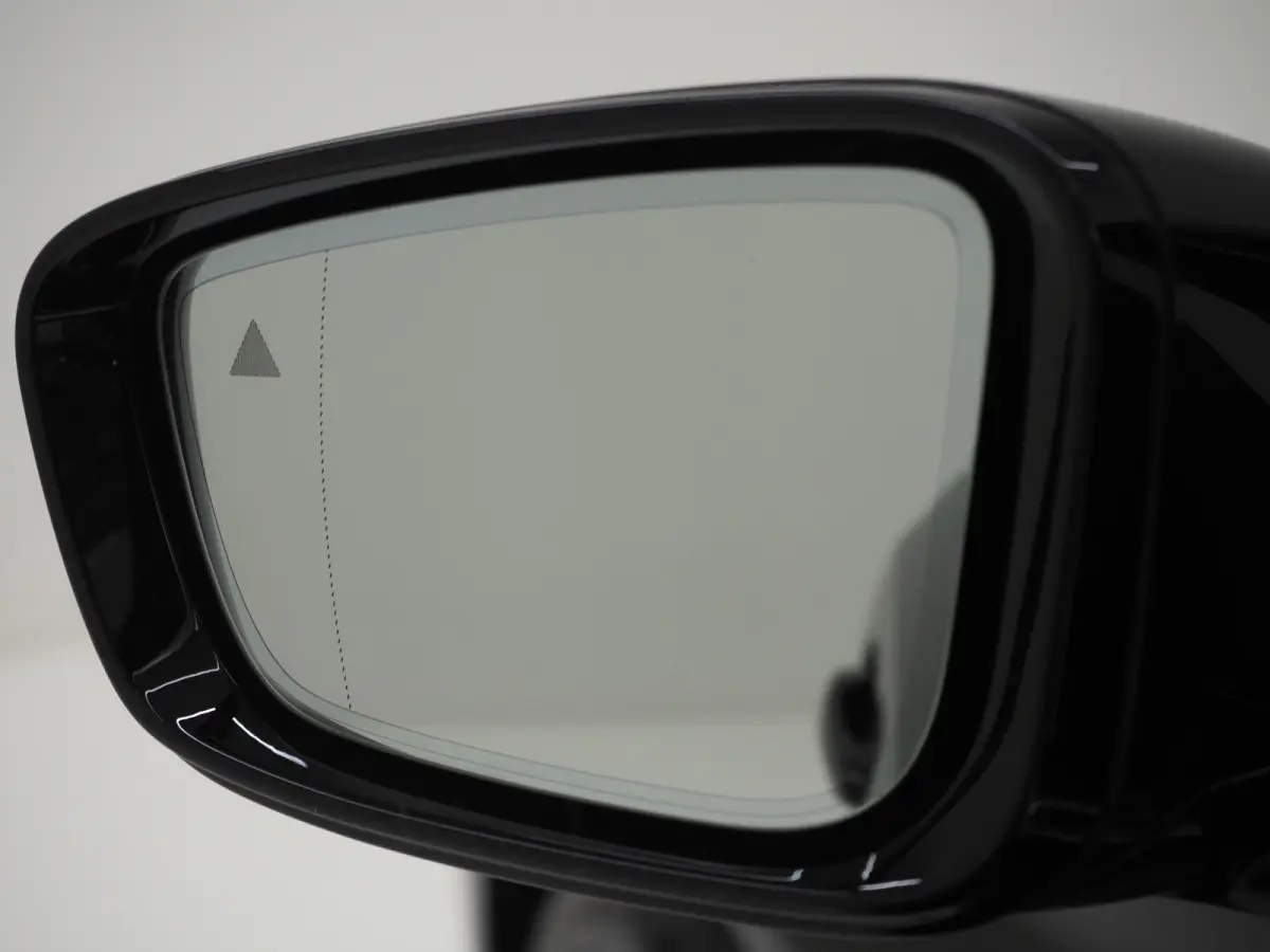 520e | Leder | HUD | Keyless | 360 | Sfeerlicht | Dodehoek | Stoelverwarming | Carplay