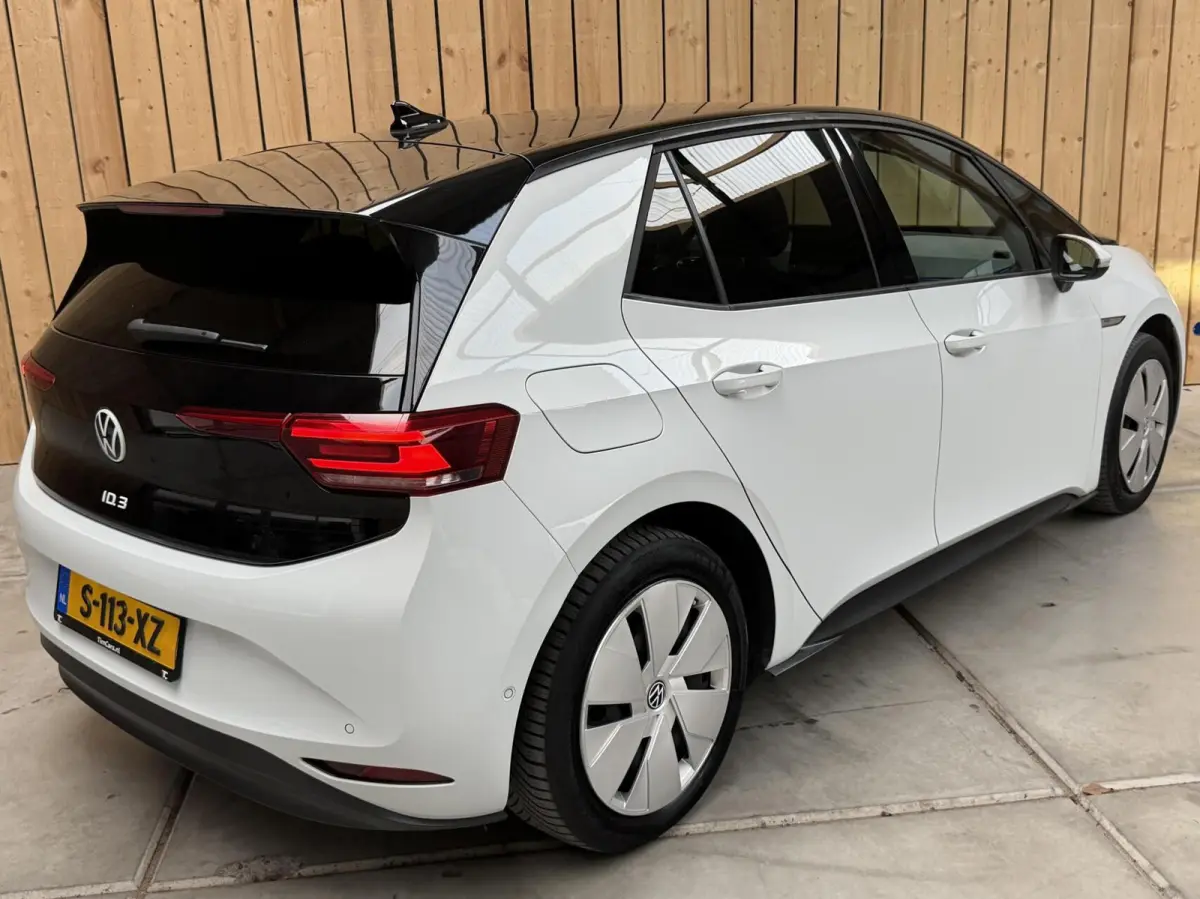 Pro Edition 58 kWh SoH 92,93% | Alcantara/leer bekleding | Adaptieve cruise control | Achteruitrijcamera | Climate control | LED koplampen | Navigatiesysteem | Voorstoelen en stuurverwarming