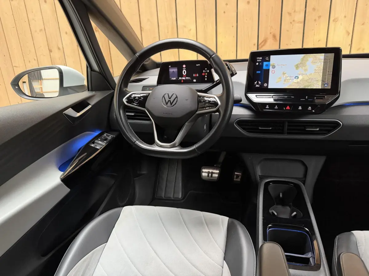 Pro Edition 58 kWh SoH 92,93% | Alcantara/leer bekleding | Adaptieve cruise control | Achteruitrijcamera | Climate control | LED koplampen | Navigatiesysteem | Voorstoelen en stuurverwarming