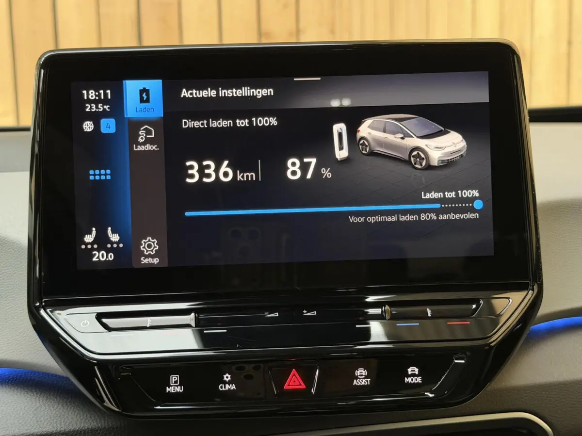 Pro Edition 58 kWh SoH 92,93% | Alcantara/leer bekleding | Adaptieve cruise control | Achteruitrijcamera | Climate control | LED koplampen | Navigatiesysteem | Voorstoelen en stuurverwarming
