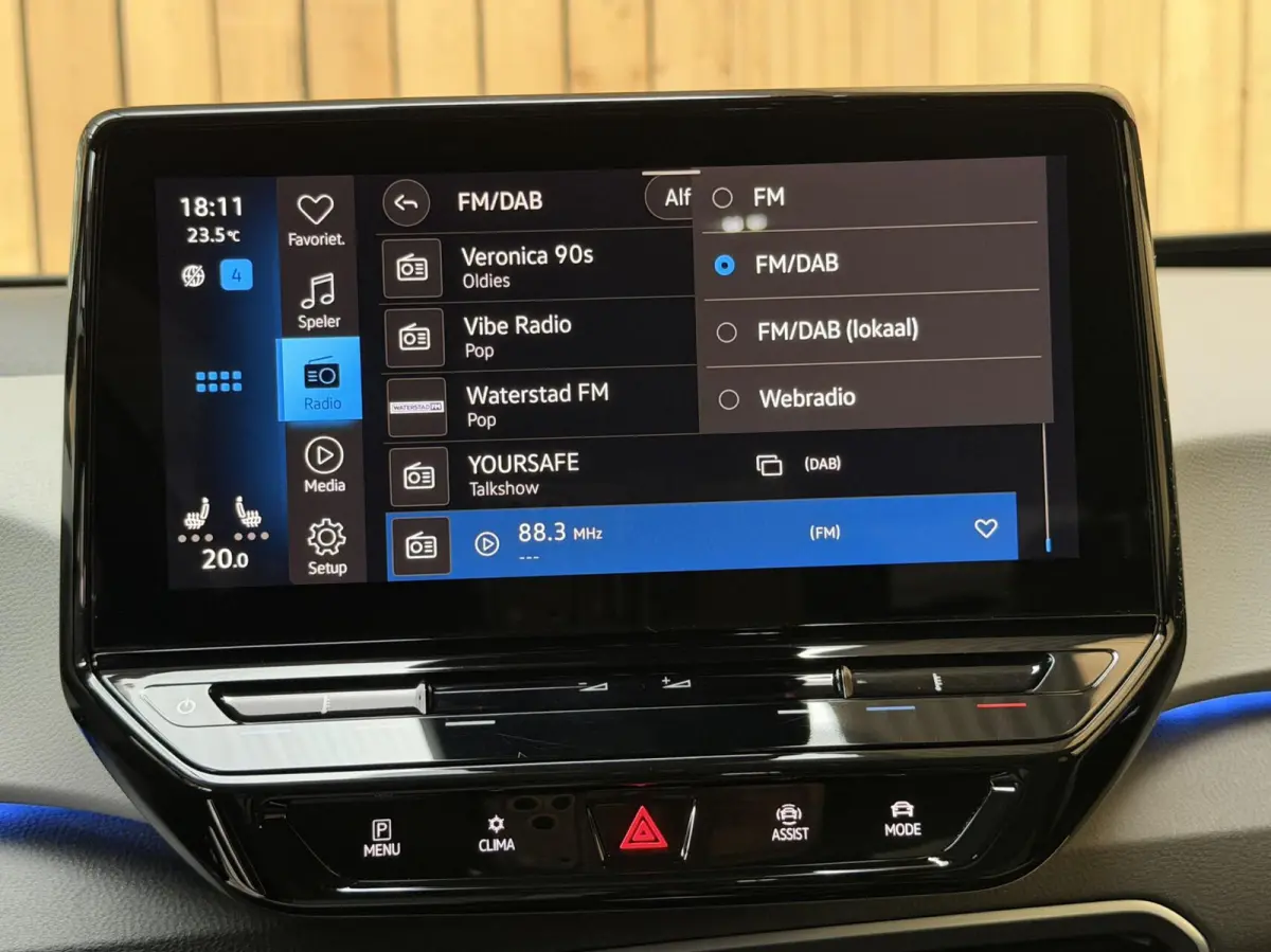 Pro Edition 58 kWh SoH 92,93% | Alcantara/leer bekleding | Adaptieve cruise control | Achteruitrijcamera | Climate control | LED koplampen | Navigatiesysteem | Voorstoelen en stuurverwarming