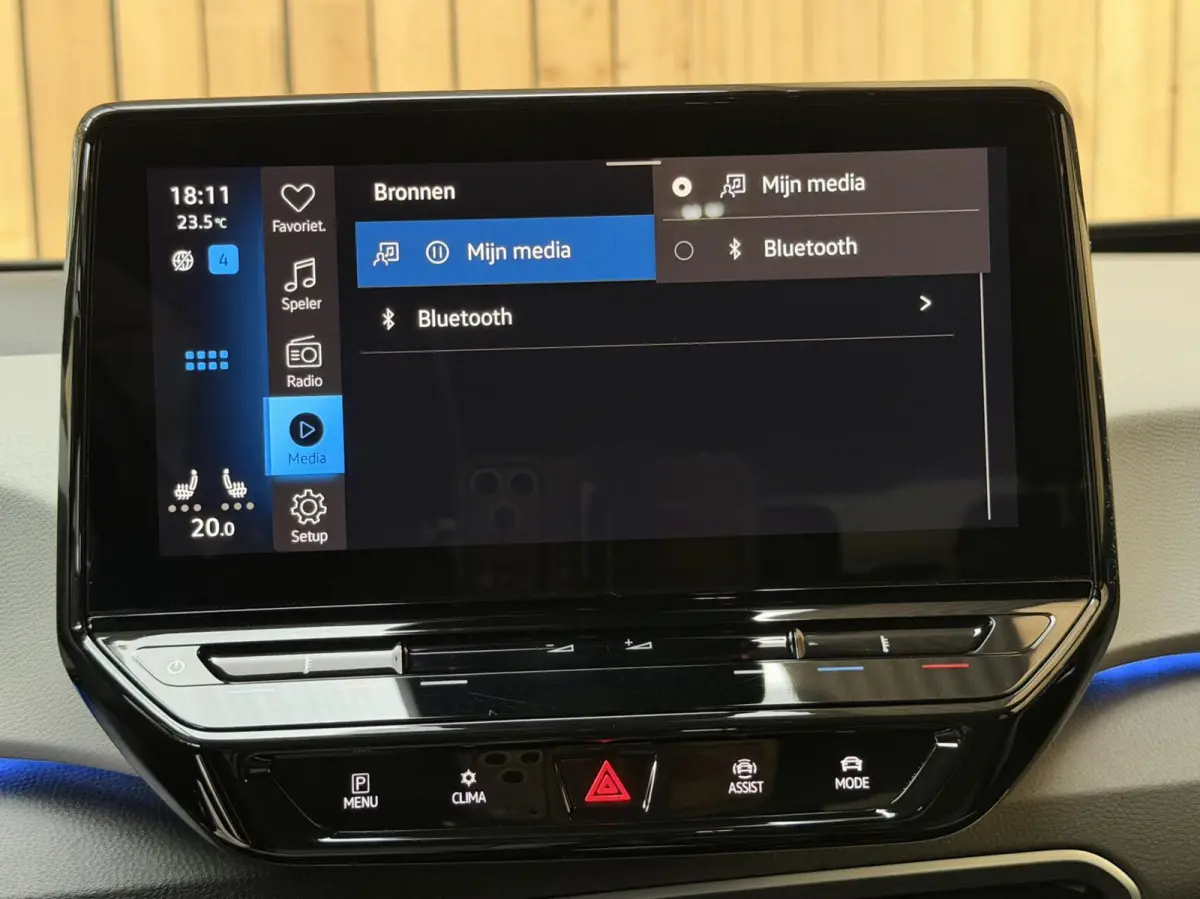 Pro Edition 58 kWh SoH 92,93% | Alcantara/leer bekleding | Adaptieve cruise control | Achteruitrijcamera | Climate control | LED koplampen | Navigatiesysteem | Voorstoelen en stuurverwarming