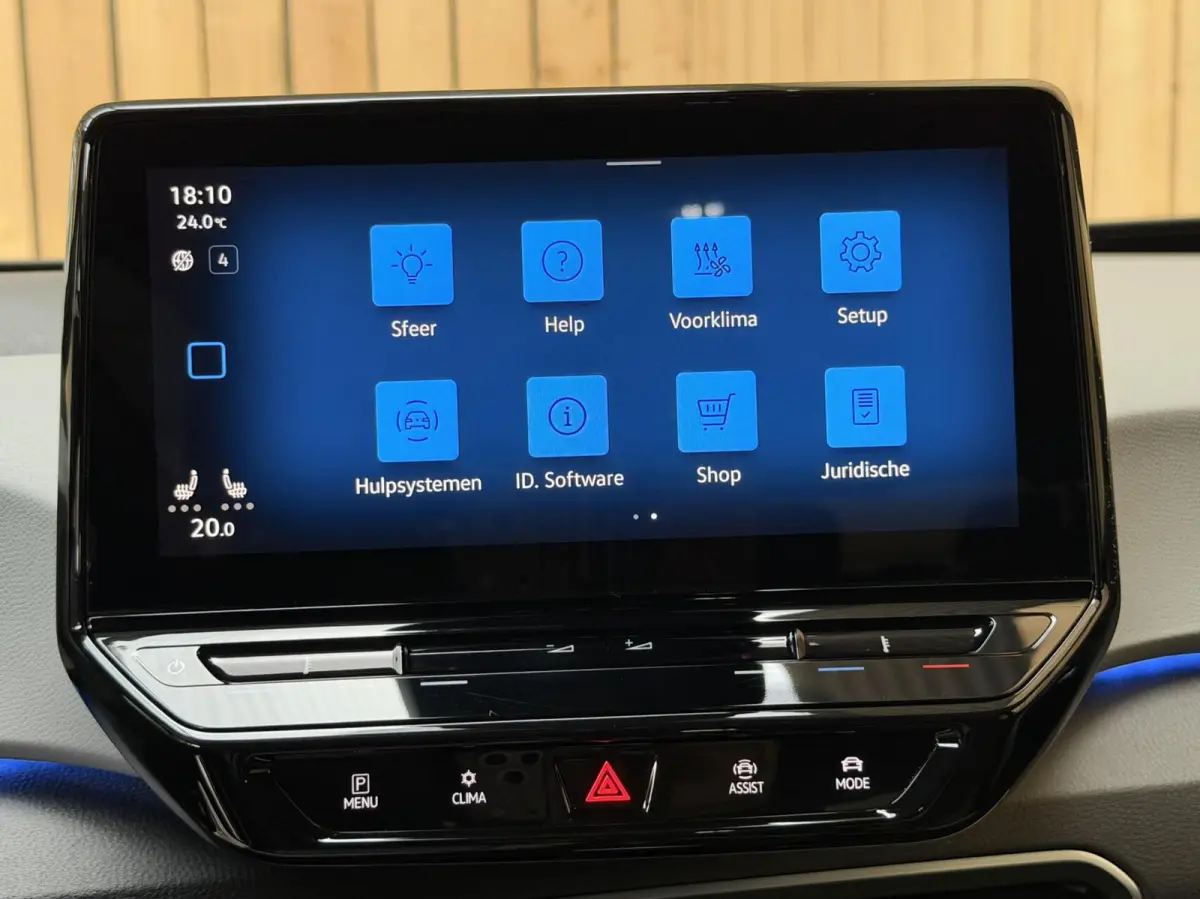 Pro Edition 58 kWh SoH 92,93% | Alcantara/leer bekleding | Adaptieve cruise control | Achteruitrijcamera | Climate control | LED koplampen | Navigatiesysteem | Voorstoelen en stuurverwarming