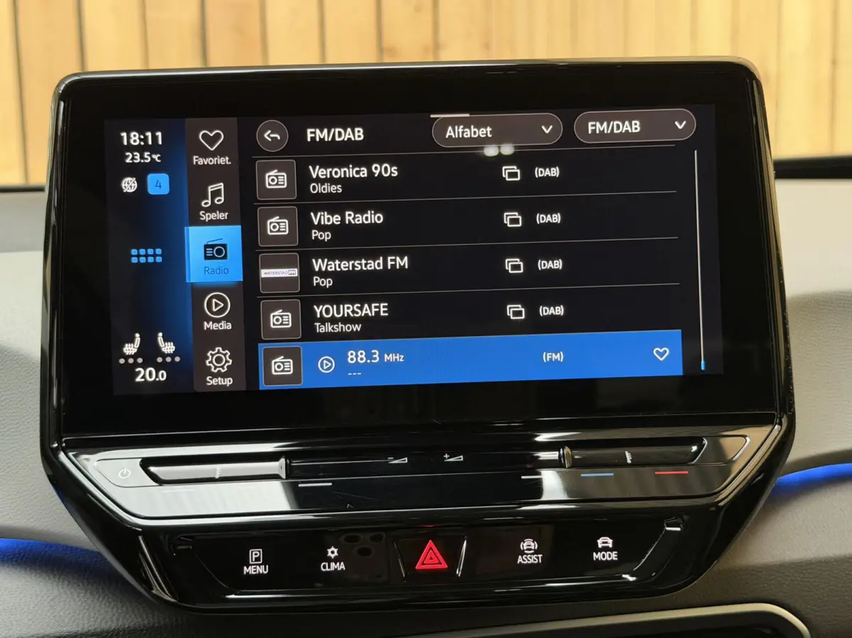 Pro Edition 58 kWh SoH 92,93% | Alcantara/leer bekleding | Adaptieve cruise control | Achteruitrijcamera | Climate control | LED koplampen | Navigatiesysteem | Voorstoelen en stuurverwarming