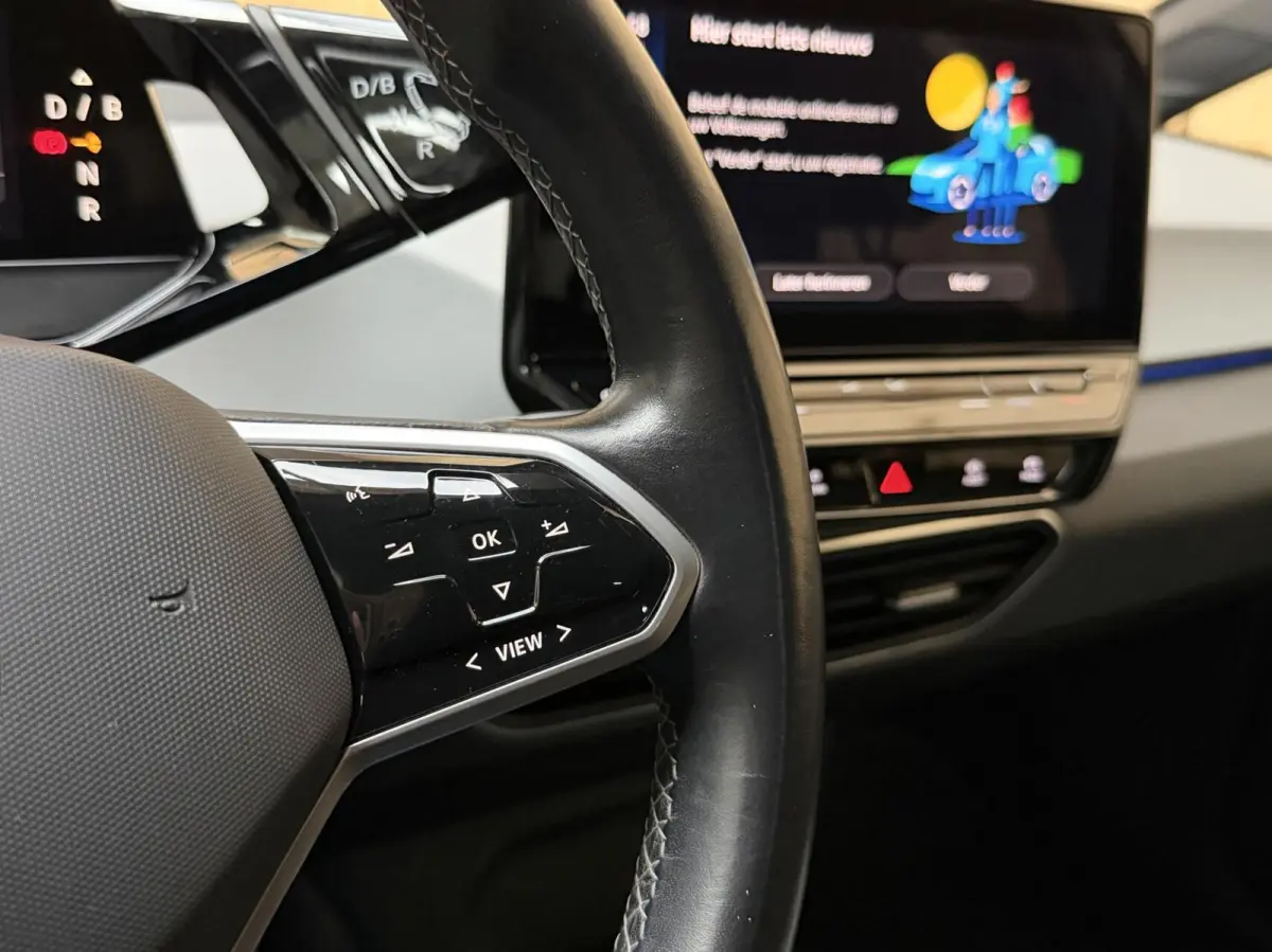 Pro Edition 58 kWh SoH 92,93% | Alcantara/leer bekleding | Adaptieve cruise control | Achteruitrijcamera | Climate control | LED koplampen | Navigatiesysteem | Voorstoelen en stuurverwarming