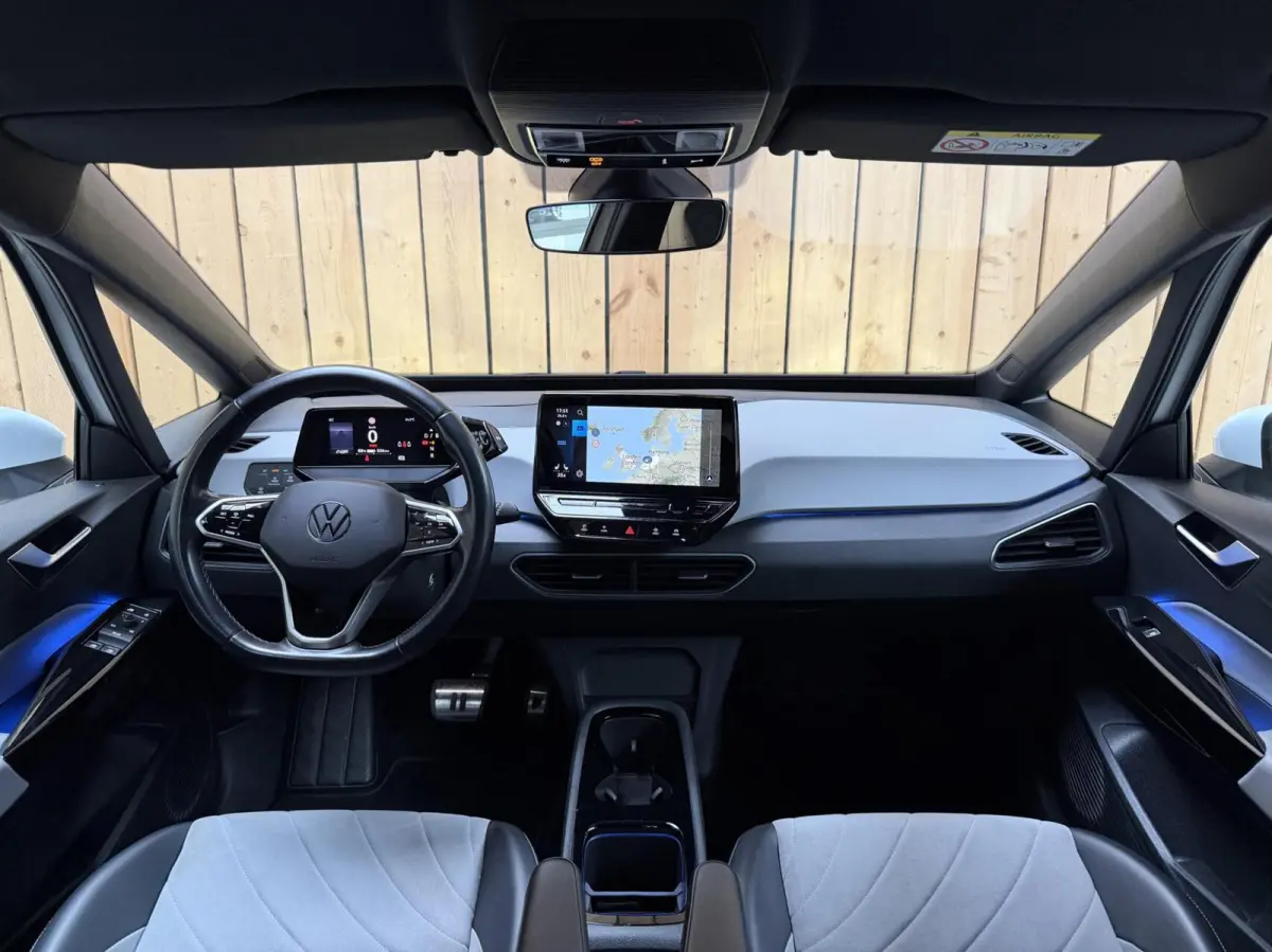 Pro Edition 58 kWh SoH 92,93% | Alcantara/leer bekleding | Adaptieve cruise control | Achteruitrijcamera | Climate control | LED koplampen | Navigatiesysteem | Voorstoelen en stuurverwarming