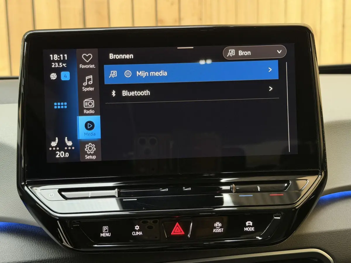 Pro Edition 58 kWh SoH 92,93% | Alcantara/leer bekleding | Adaptieve cruise control | Achteruitrijcamera | Climate control | LED koplampen | Navigatiesysteem | Voorstoelen en stuurverwarming