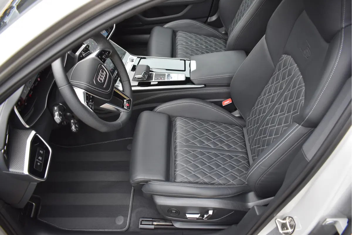 55 TFSI e Quattro Porsche Krijt Grijs Exclusive S-Line Competition 367 Pk Pano RS-Stoel Soft-Close S6 21 Inch
