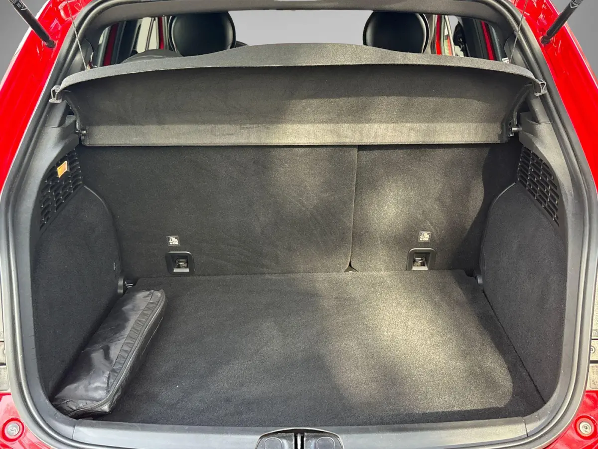 1.3 GSE 150pk Sport | Lederen Bekleding | Climate Control | Cruise Control | LMV 18" | Navigatie | Camera | Parkeersensoren voor + achter |