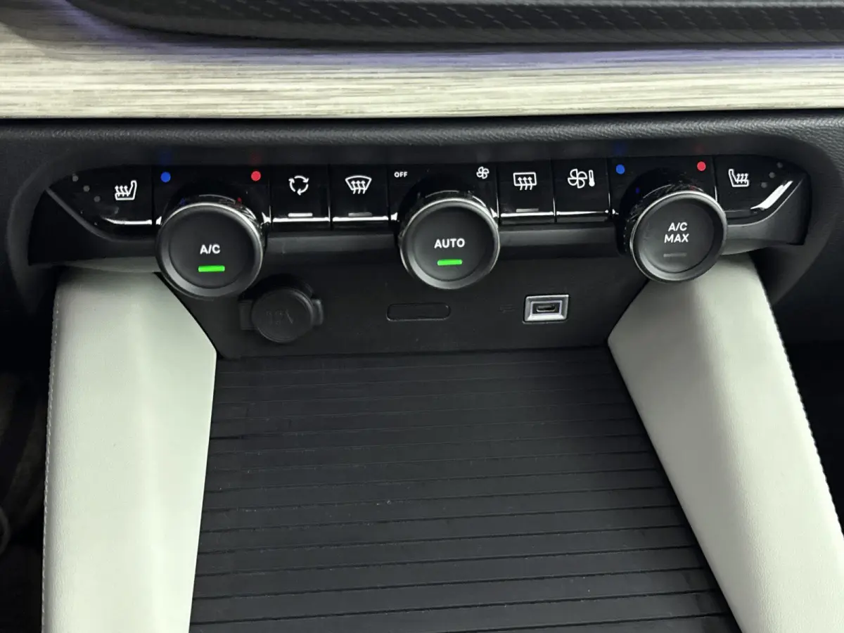 1.6 Plug-in Hybrid 225 Hypnos | Adaptieve cruise control | Lederen bekleding | Unieke uitvoering | Panoramisch schuif kanteldak | 360 camera |