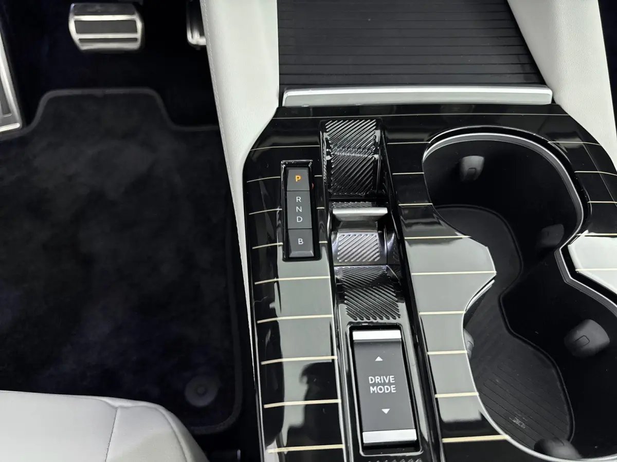 1.6 Plug-in Hybrid 225 Hypnos | Adaptieve cruise control | Lederen bekleding | Unieke uitvoering | Panoramisch schuif kanteldak | 360 camera |