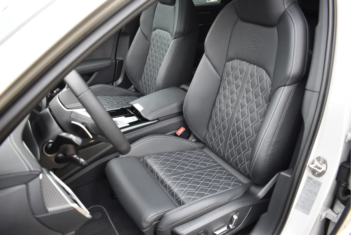 55 TFSI e Quattro Porsche Krijt Grijs Exclusive S-Line Competition 367 Pk Pano RS-Stoel Soft-Close S6 21 Inch