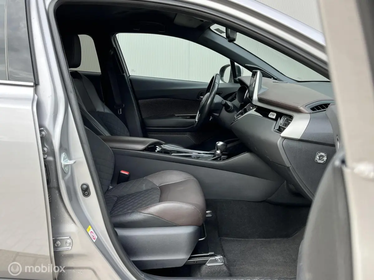 1.8 Hybrid First Edition, Dealer, Trekhaak, Vol!
