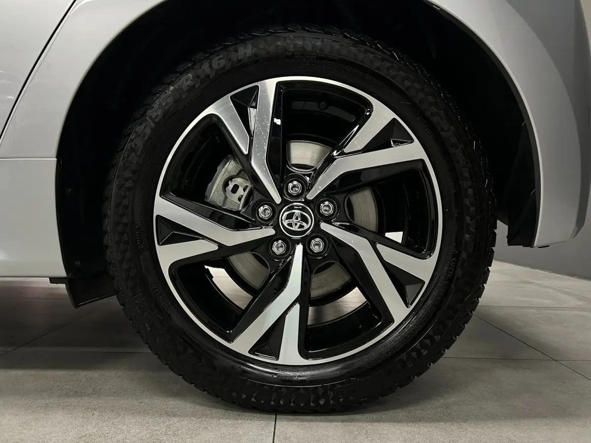 1.5 Hybrid 115 Dynamic | Keyless | Led | PDC