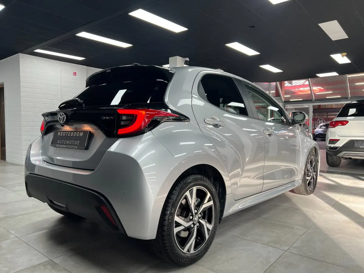 1.5 Hybrid 115 Dynamic | Keyless | Led | PDC