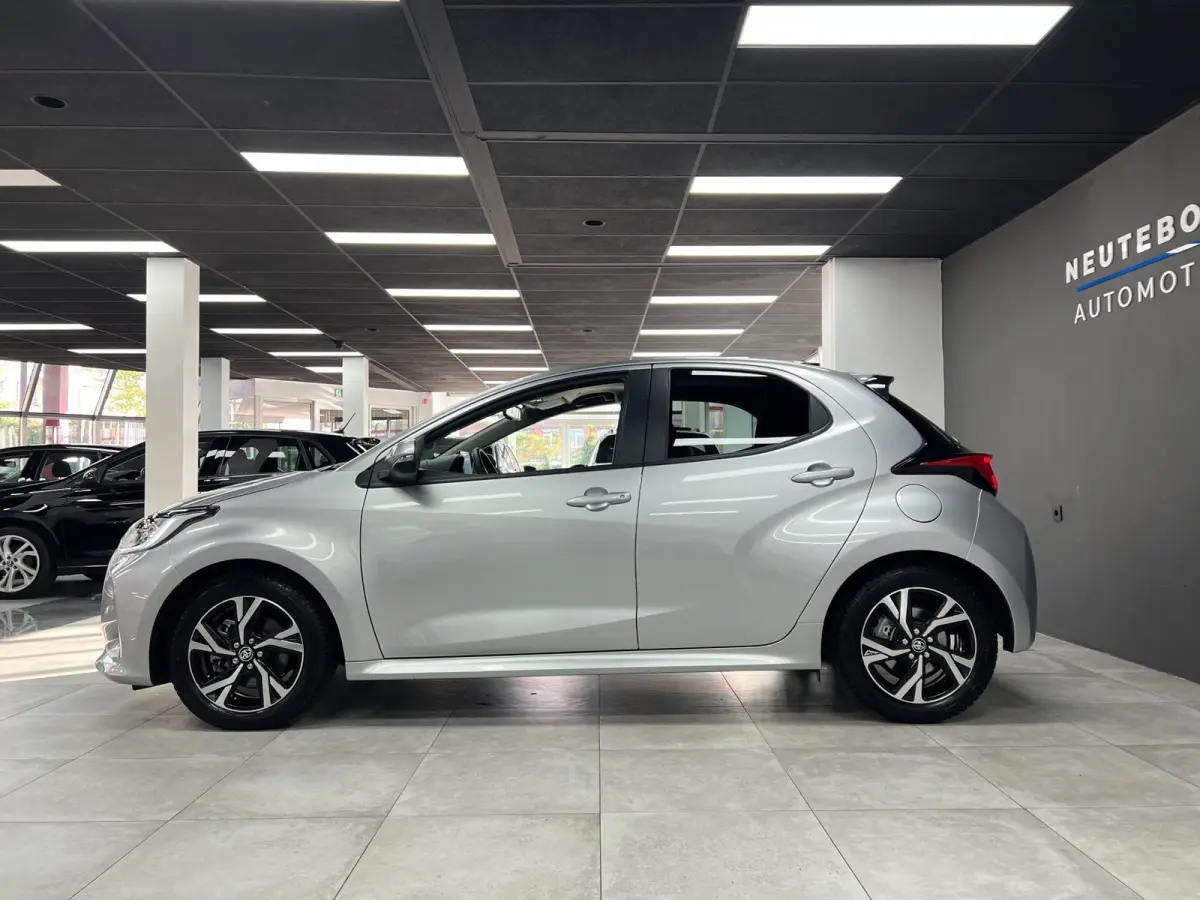 1.5 Hybrid 115 Dynamic | Keyless | Led | PDC