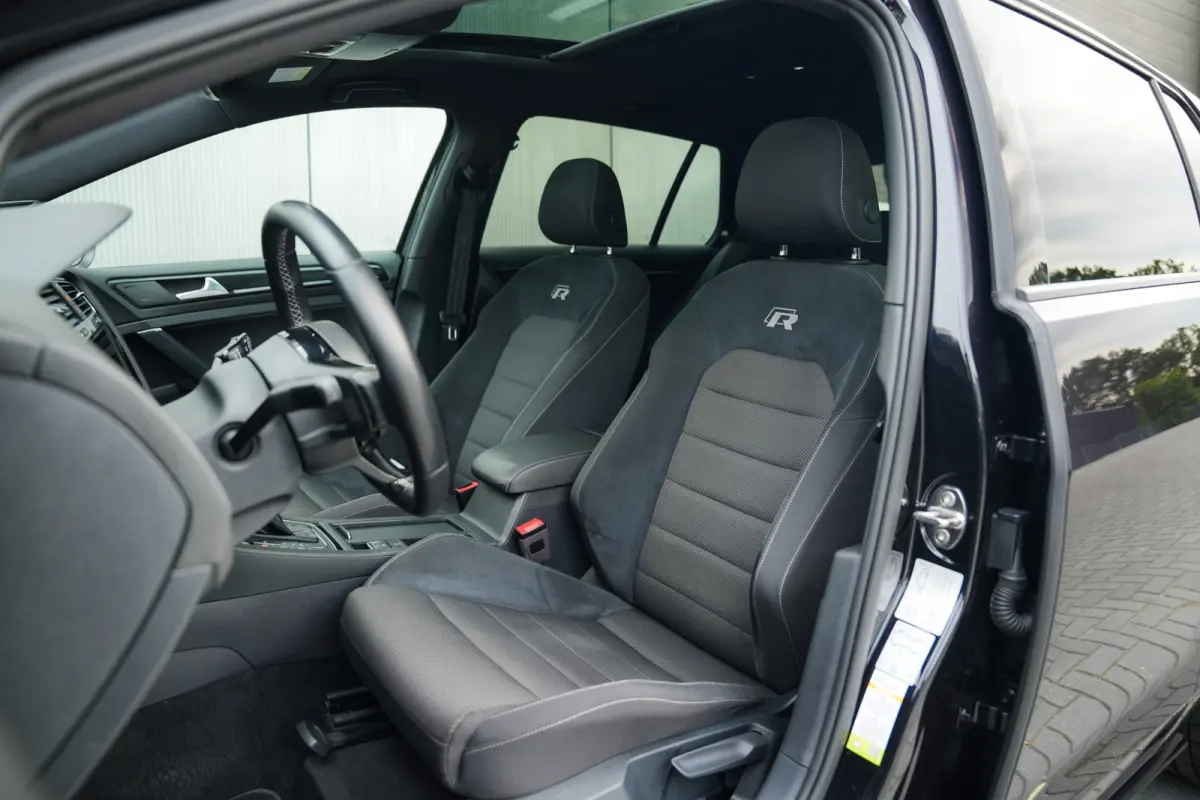 2.0 TSI 301 pk 4Motion R / Akraprovic/ Dynaudio/ ACC/ DCC/ Keyless/ Virtual/ Adapt.Cruise/ Pano-Dak/ Downpipe/ Camera/ 19''LMV