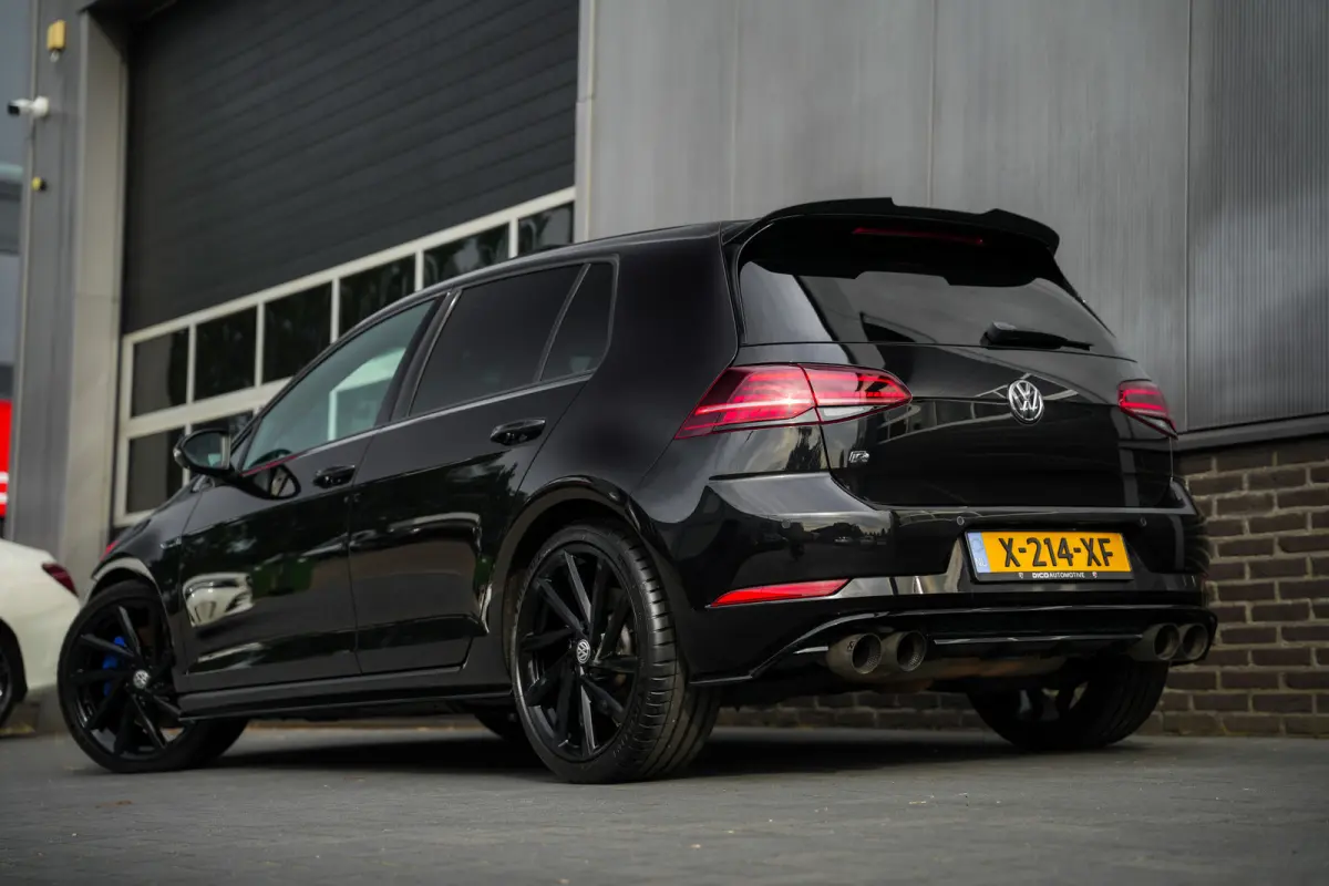 2.0 TSI 301 pk 4Motion R / Akraprovic/ Dynaudio/ ACC/ DCC/ Keyless/ Virtual/ Adapt.Cruise/ Pano-Dak/ Downpipe/ Camera/ 19''LMV