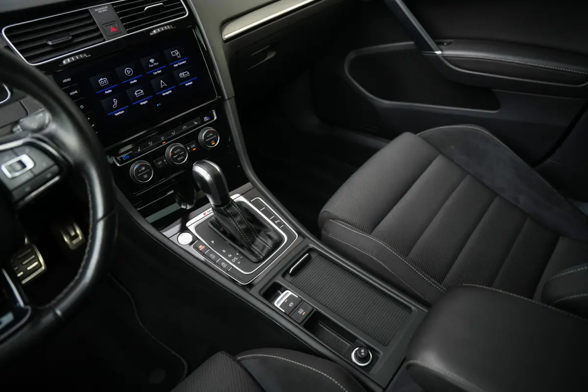 2.0 TSI 301 pk 4Motion R / Akraprovic/ Dynaudio/ ACC/ DCC/ Keyless/ Virtual/ Adapt.Cruise/ Pano-Dak/ Downpipe/ Camera/ 19''LMV