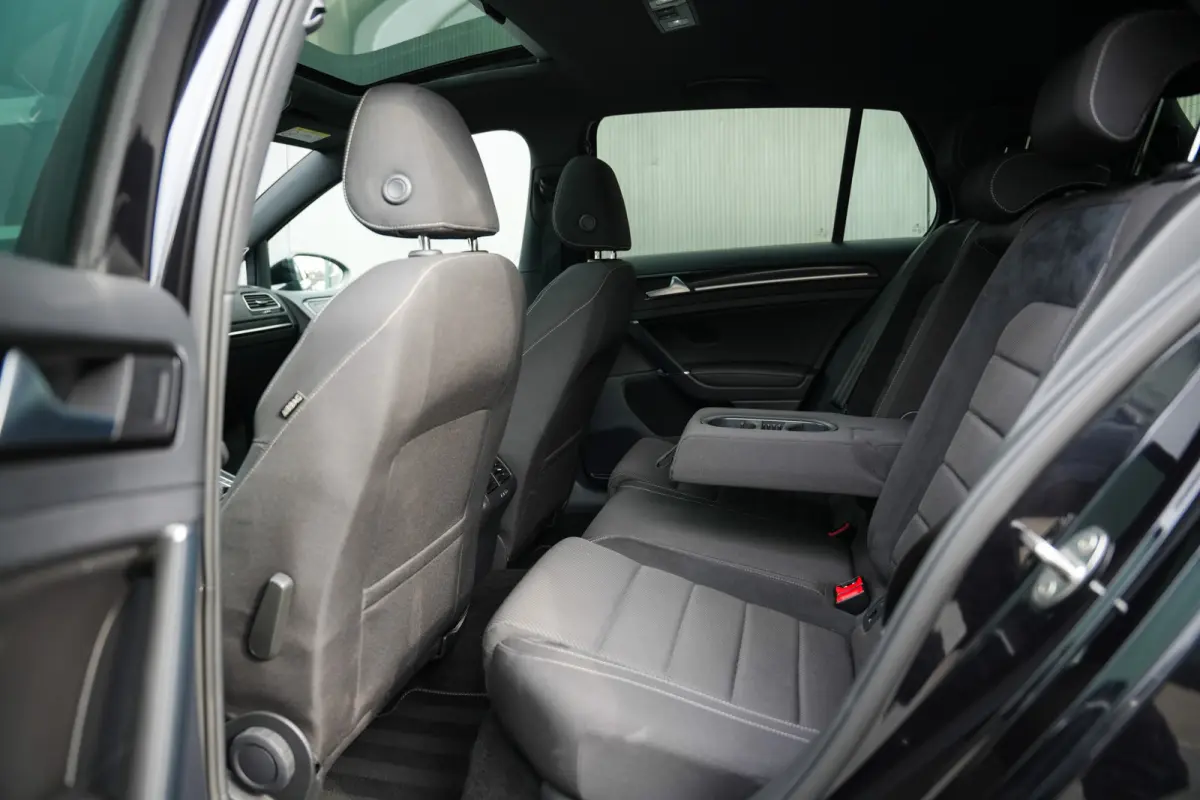 2.0 TSI 301 pk 4Motion R / Akraprovic/ Dynaudio/ ACC/ DCC/ Keyless/ Virtual/ Adapt.Cruise/ Pano-Dak/ Downpipe/ Camera/ 19''LMV