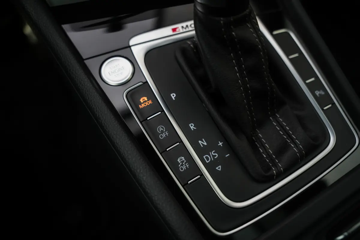 2.0 TSI 301 pk 4Motion R / Akraprovic/ Dynaudio/ ACC/ DCC/ Keyless/ Virtual/ Adapt.Cruise/ Pano-Dak/ Downpipe/ Camera/ 19''LMV
