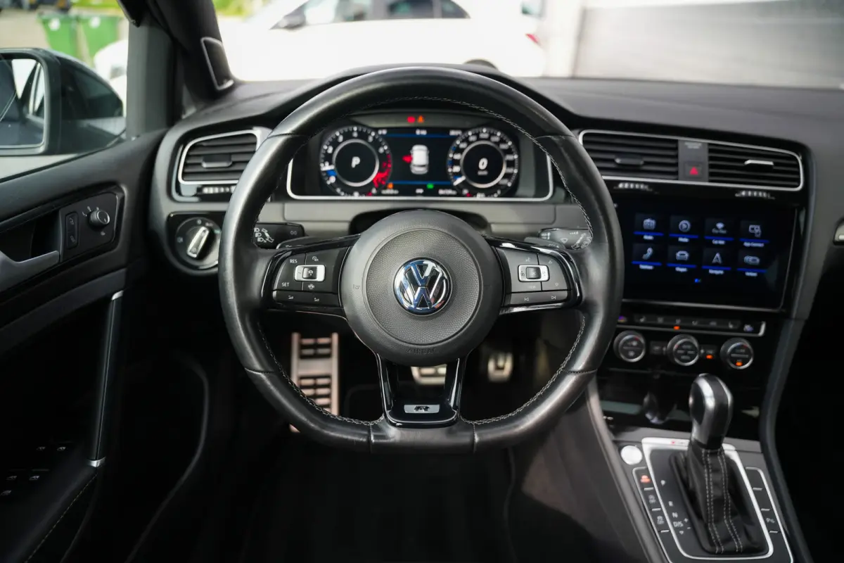 2.0 TSI 301 pk 4Motion R / Akraprovic/ Dynaudio/ ACC/ DCC/ Keyless/ Virtual/ Adapt.Cruise/ Pano-Dak/ Downpipe/ Camera/ 19''LMV