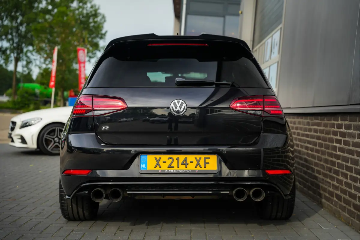 2.0 TSI 301 pk 4Motion R / Akraprovic/ Dynaudio/ ACC/ DCC/ Keyless/ Virtual/ Adapt.Cruise/ Pano-Dak/ Downpipe/ Camera/ 19''LMV