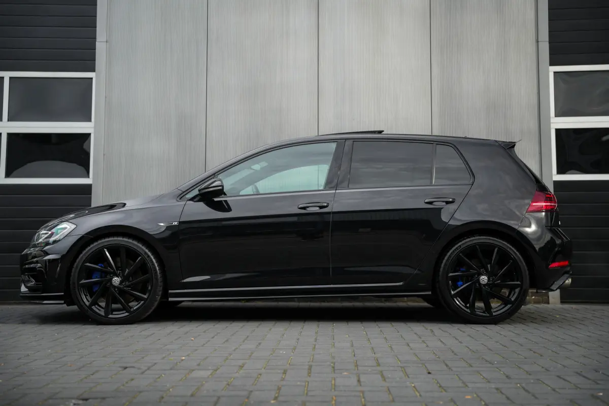 2.0 TSI 301 pk 4Motion R / Akraprovic/ Dynaudio/ ACC/ DCC/ Keyless/ Virtual/ Adapt.Cruise/ Pano-Dak/ Downpipe/ Camera/ 19''LMV